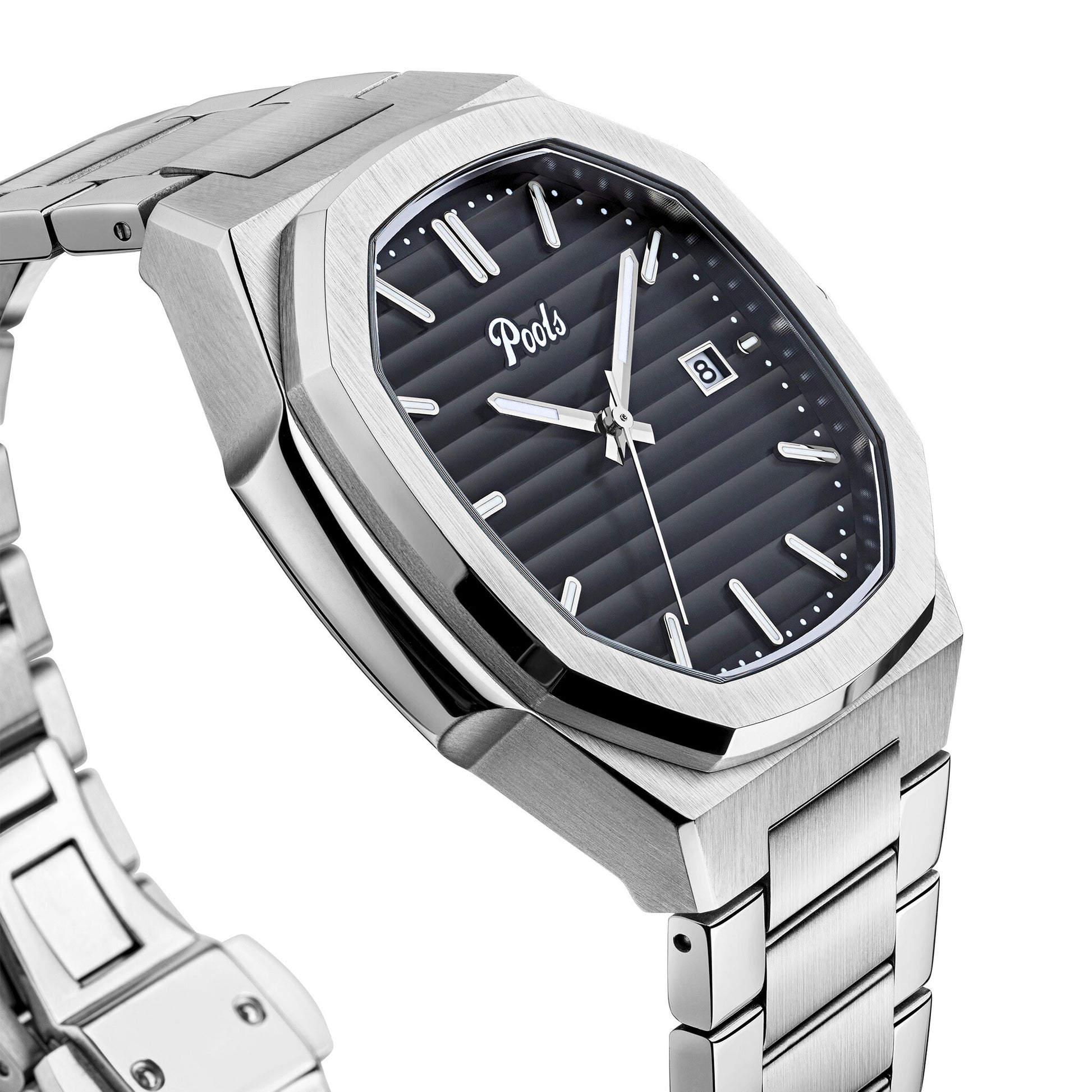 Pools CISANO Herrenuhr mit schwarzem Zifferblatt und Edelstahlarmband im Detail